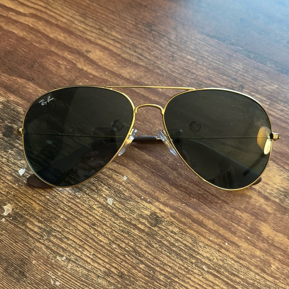 Ray Ban aviator sunglasses with case